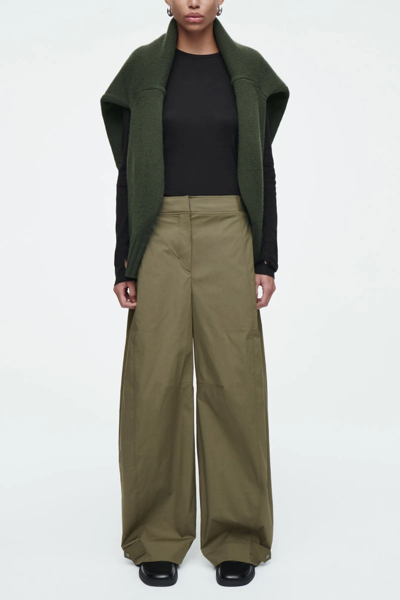 Barrel-leg Utility Trousers