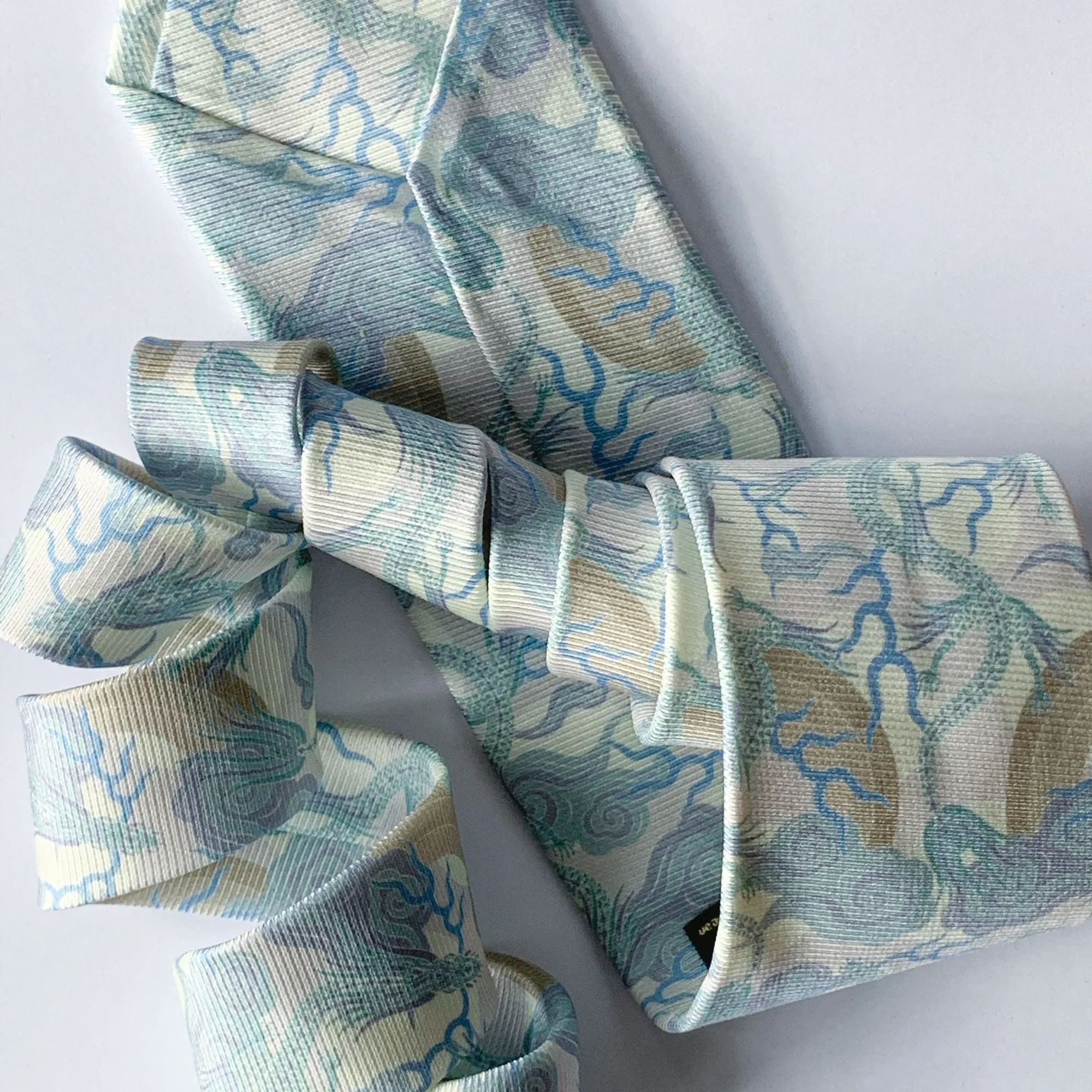 Dragon Tie, Argentum – Silk Neck Tie