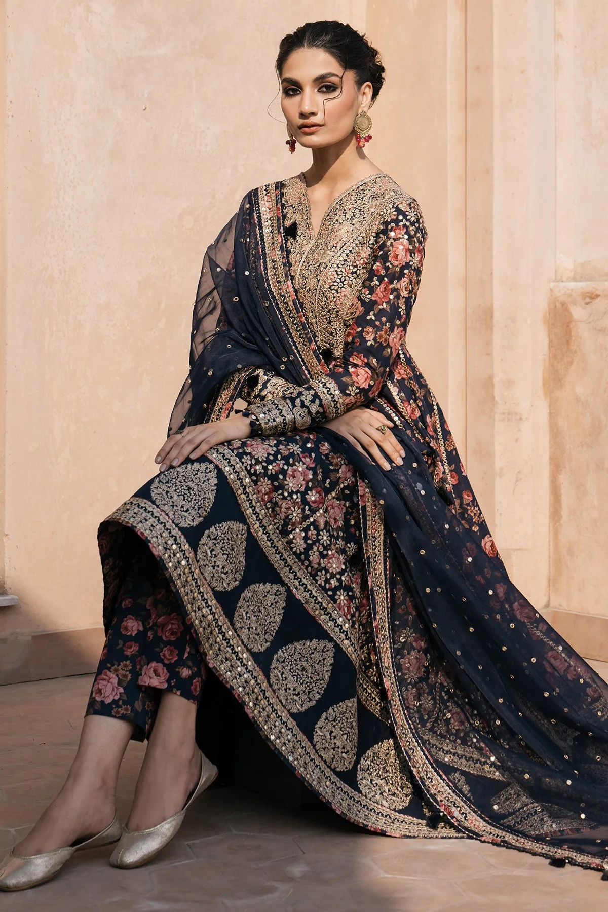 Jazmin Shahkaar Luxury Lawn Collection – Embroidered Luxury Lawn SL24-D1