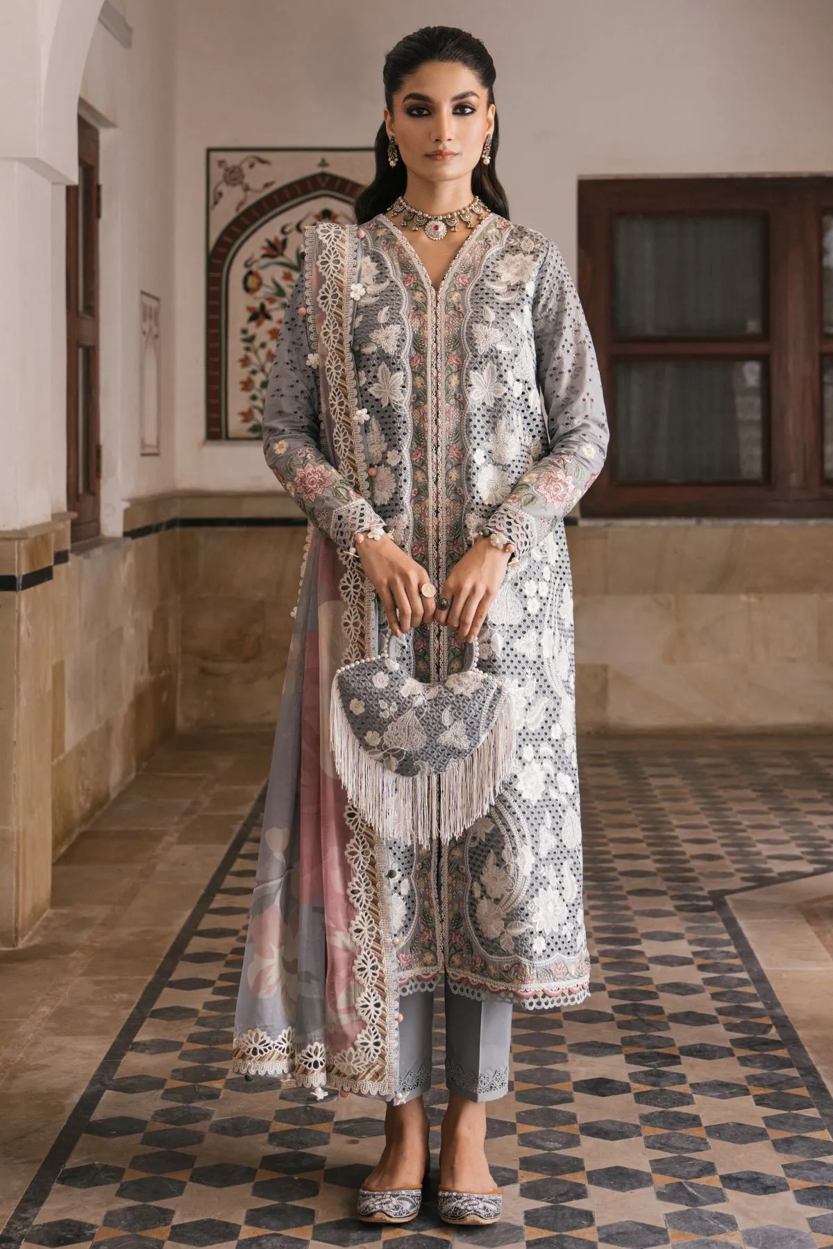 Jazmin Shahkaar Luxury Lawn Collection – Embroidered Luxury Lawn SL24-D3