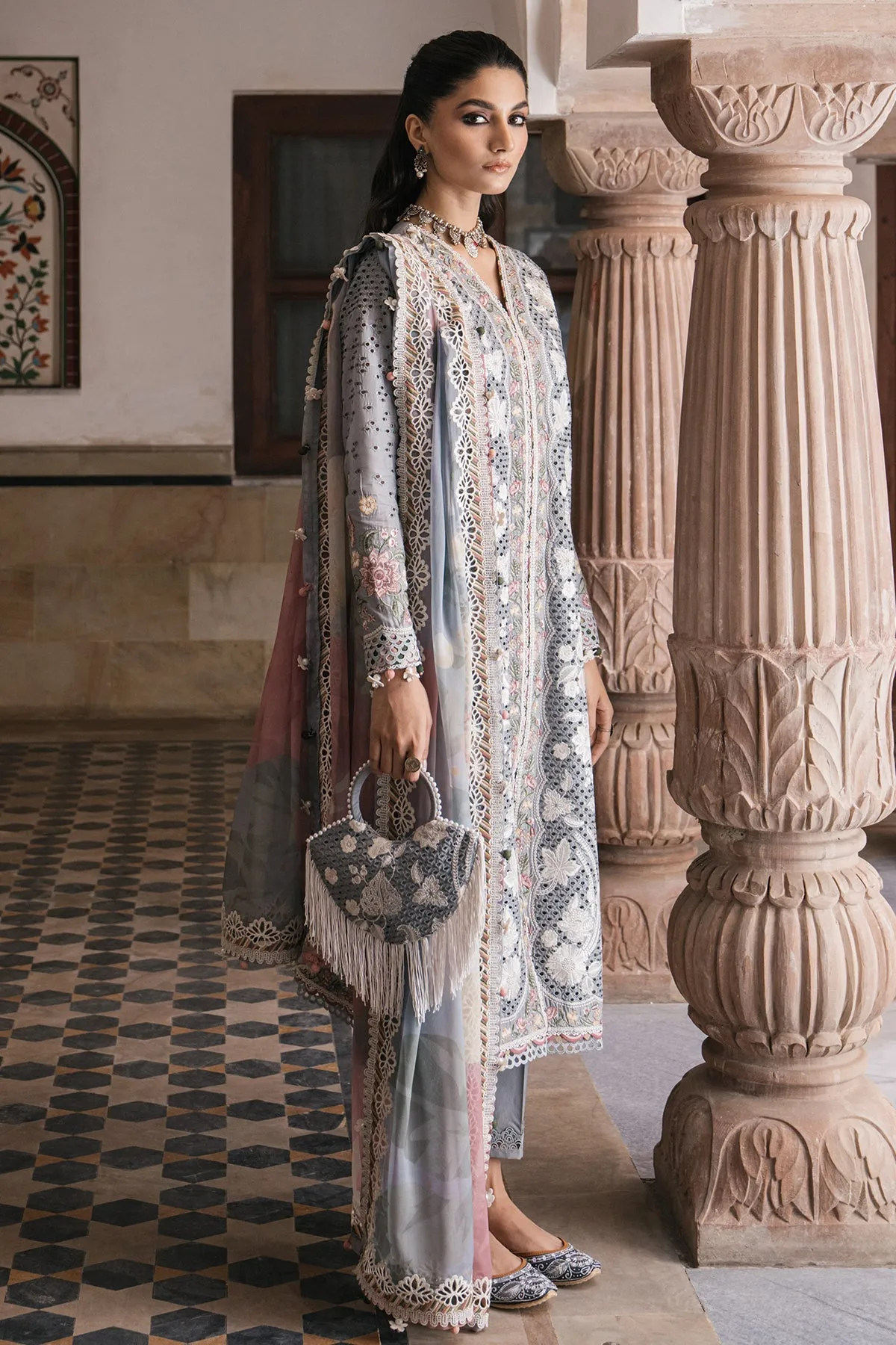 Jazmin Shahkaar Luxury Lawn Collection – Embroidered Luxury Lawn SL24-D3