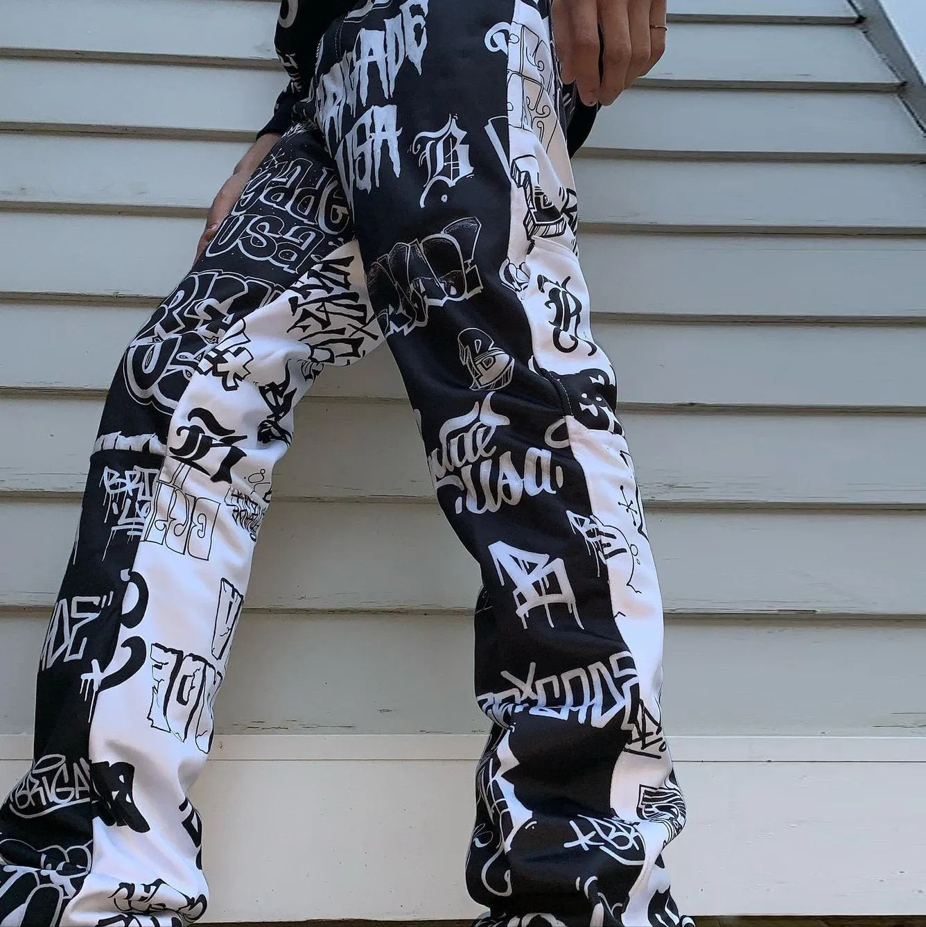 Stitching contrast graffiti print street trousers