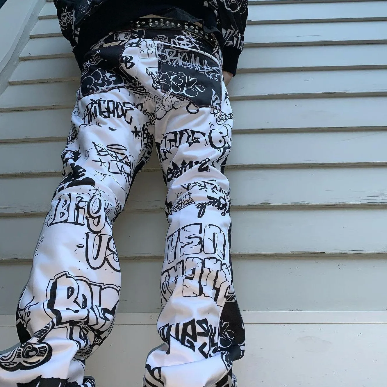 Stitching contrast graffiti print street trousers