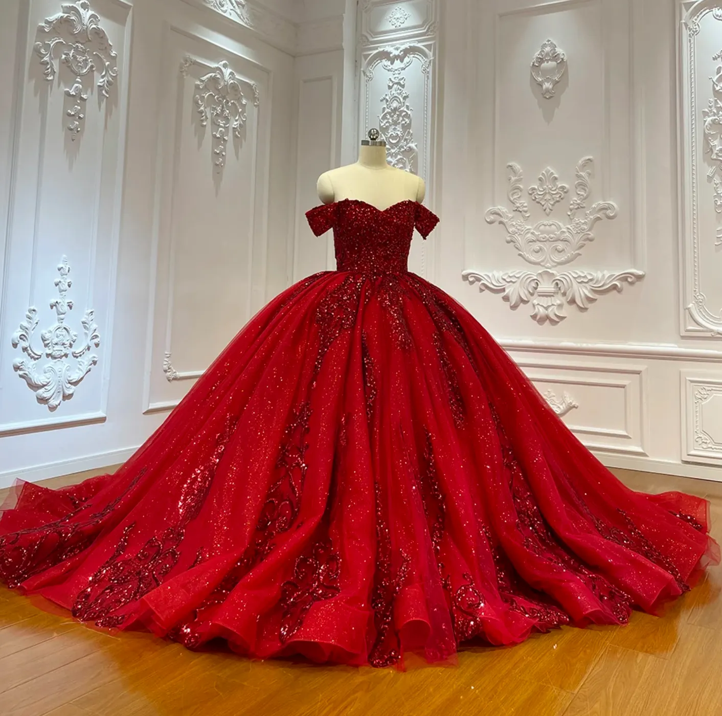 Sweetheart Red Dress Sparkly Sequins Luxury Ball Gown Quinceañera Dress